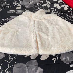 Women’s faux fur shawl